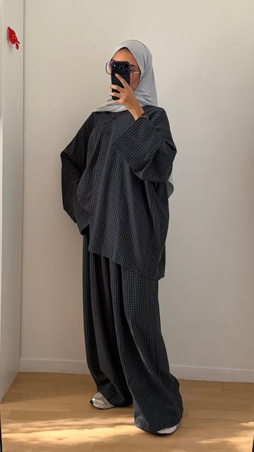 Ensemble à carreaux